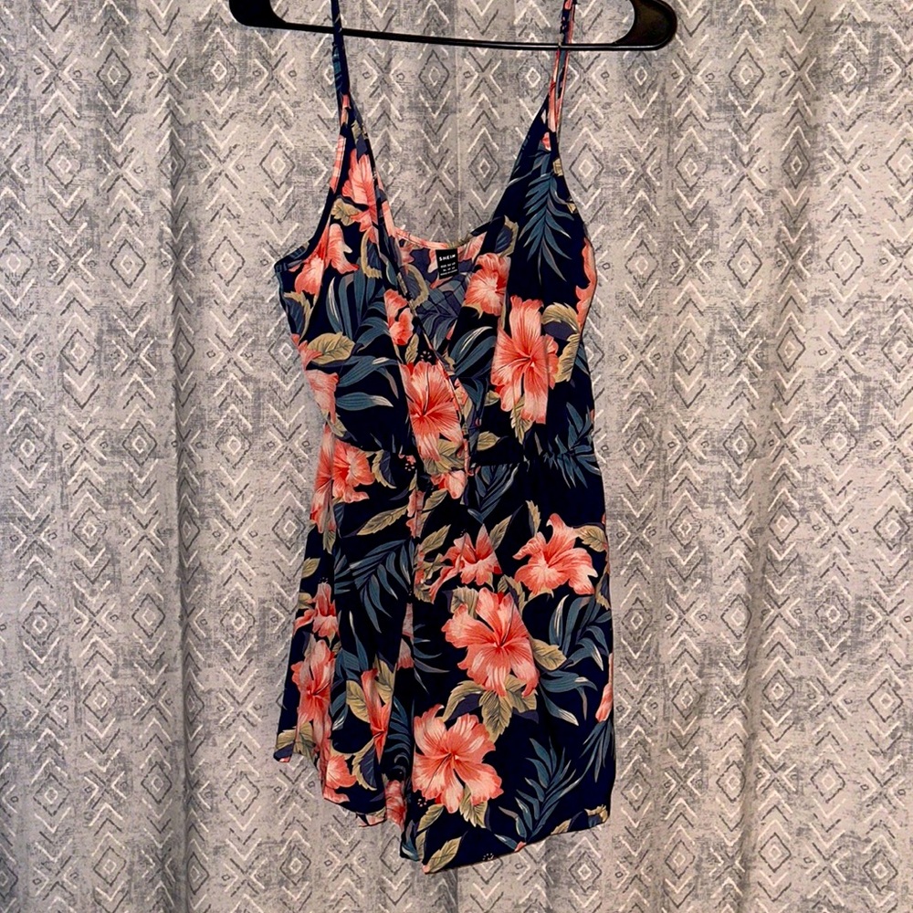LIGHTWEIGHT ROMPER